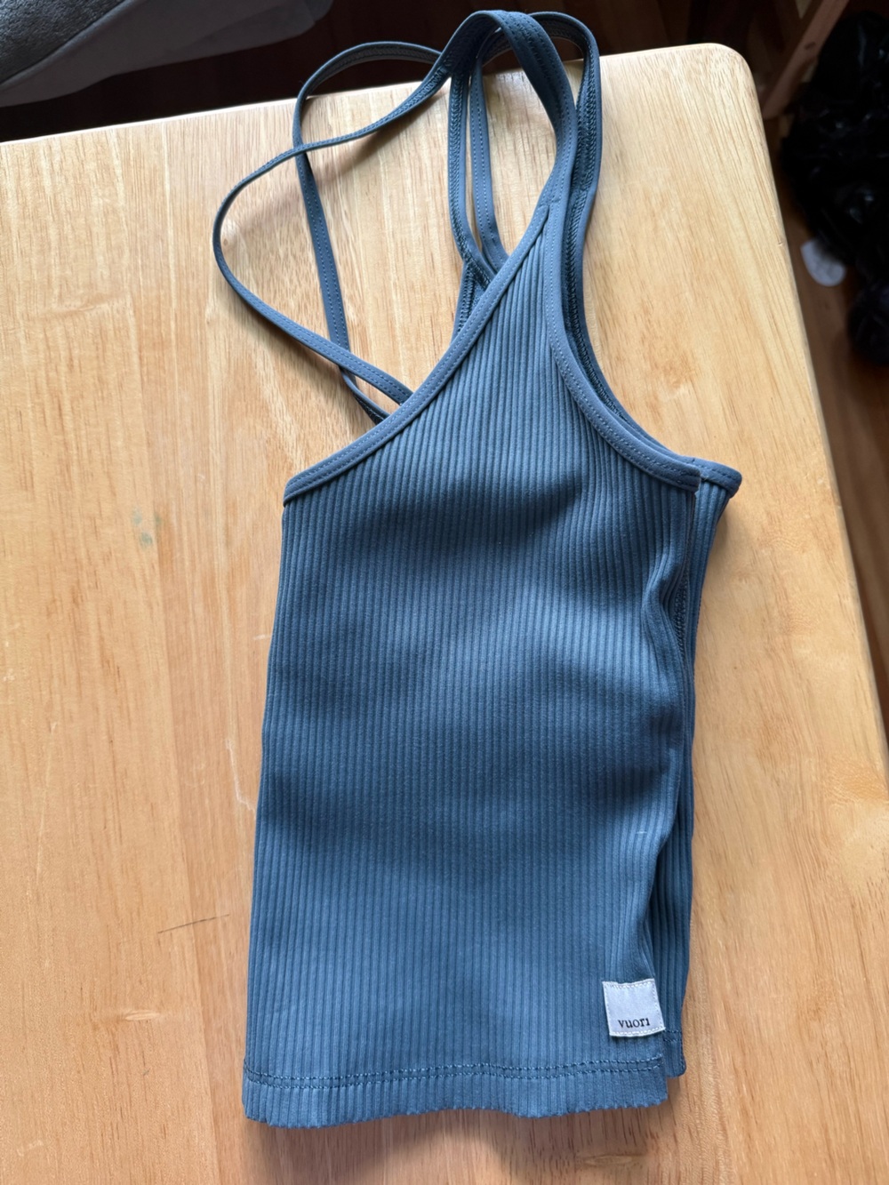 Like new Vuori Ribbed Blue Strappy Tank Top size M with lined bra - Picture 3 of 6